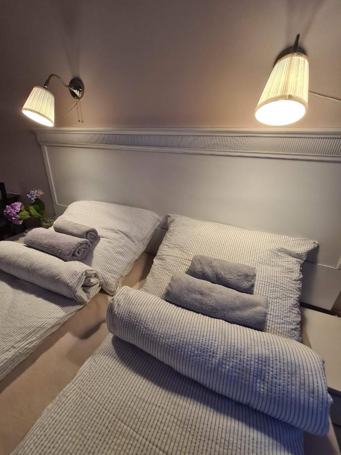 Palantir Panzio Bed & Breakfast Miskolc Bagian luar foto