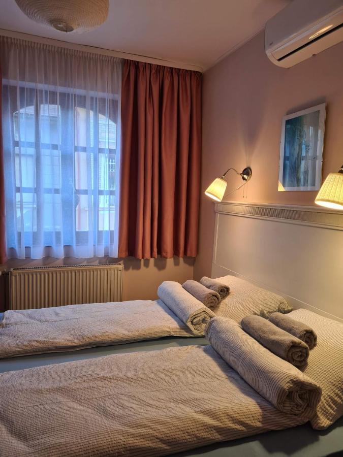 Palantir Panzio Bed & Breakfast Miskolc Bagian luar foto