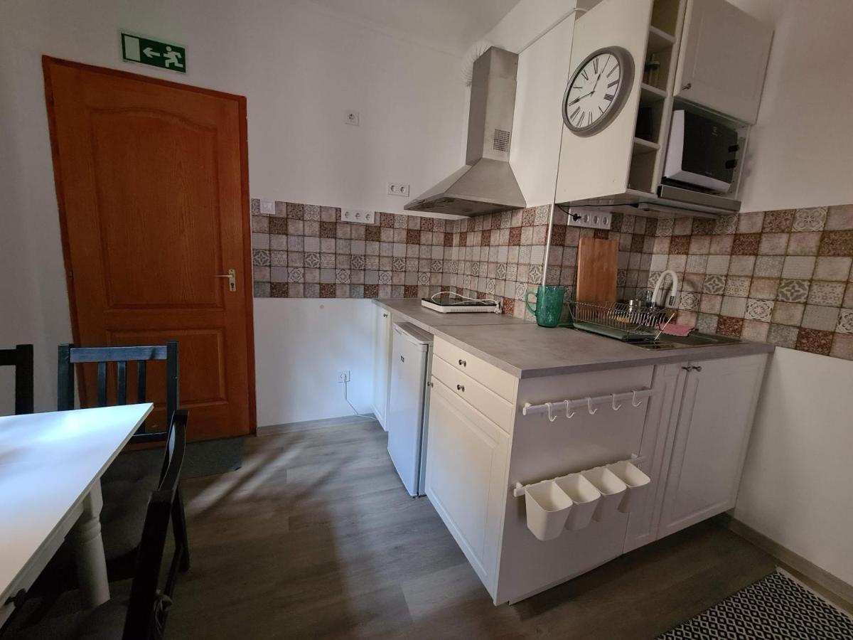 Palantir Panzio Bed & Breakfast Miskolc Bagian luar foto