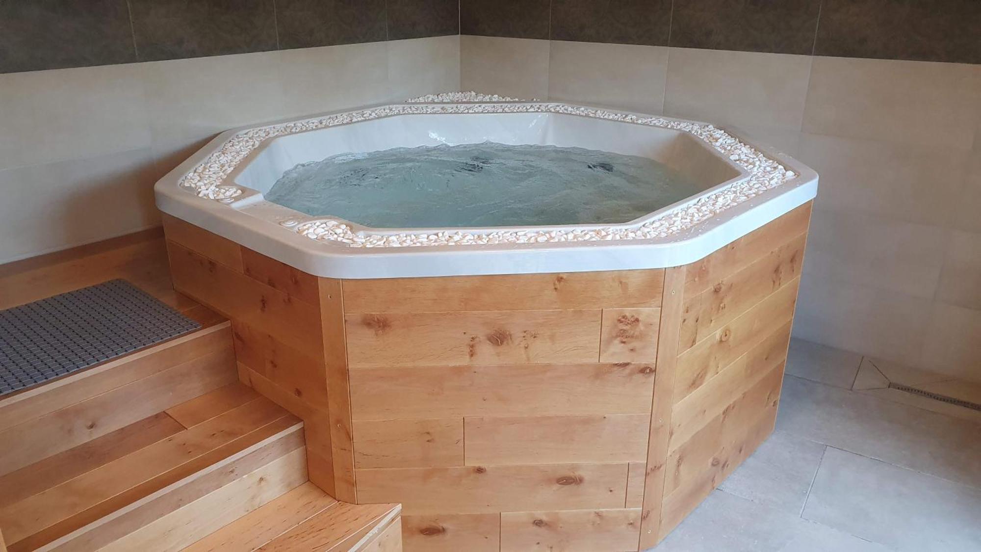 Palantir Panzio Bed & Breakfast Miskolc Bagian luar foto