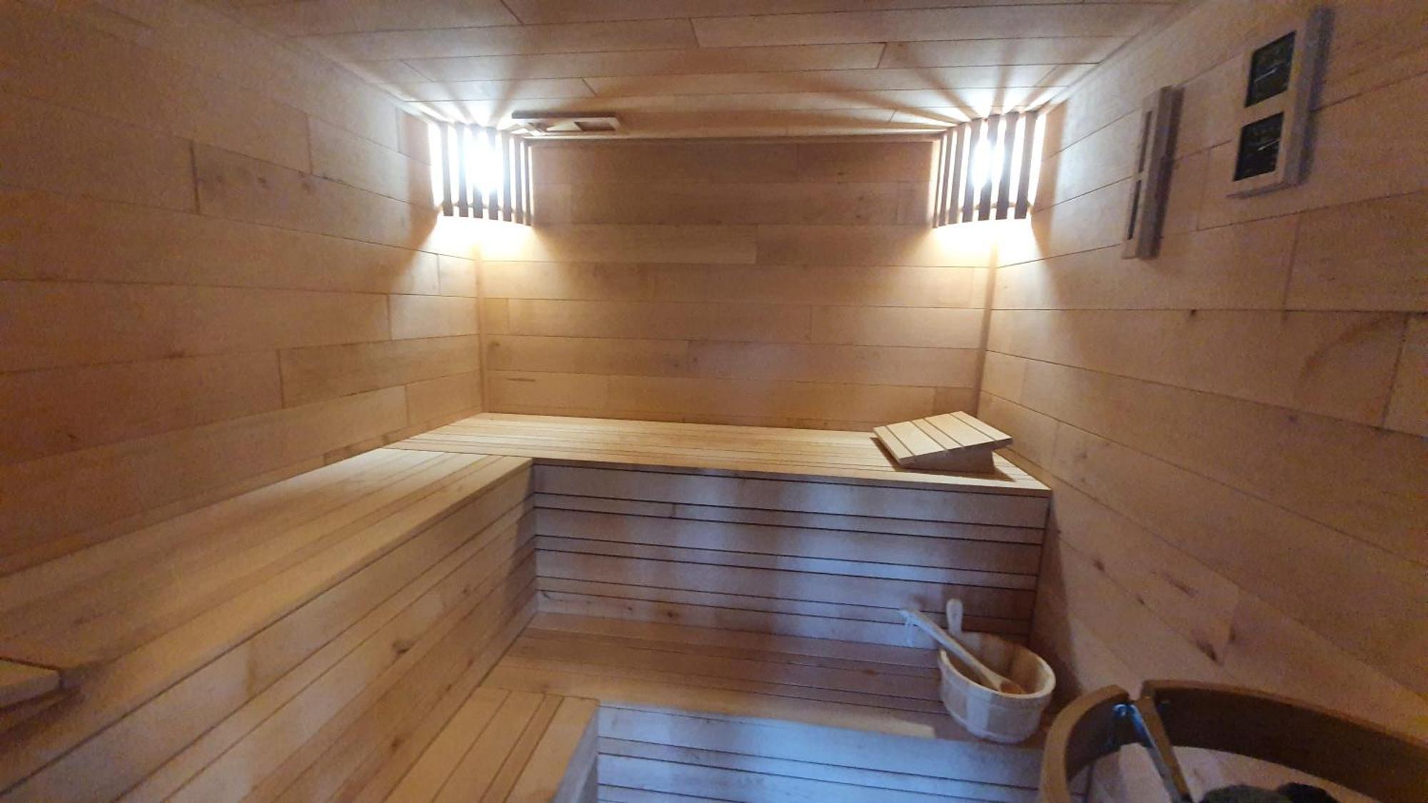 Palantir Panzio Bed & Breakfast Miskolc Bagian luar foto